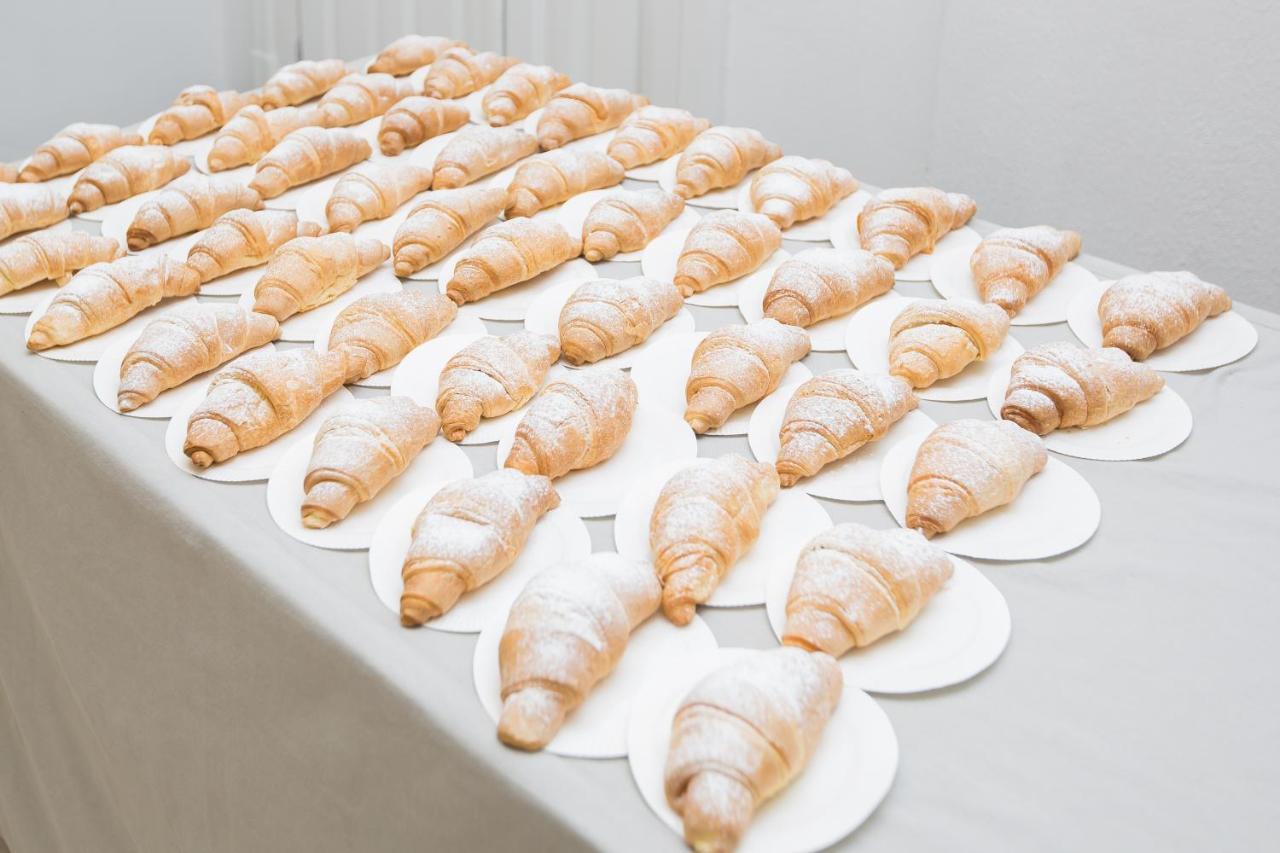 Hotel Elefantino Grey - Free Breakfast & Brunch Until 13-00 - Vicinissimi A Mirabilandia 米兰马瑞提那 外观 照片